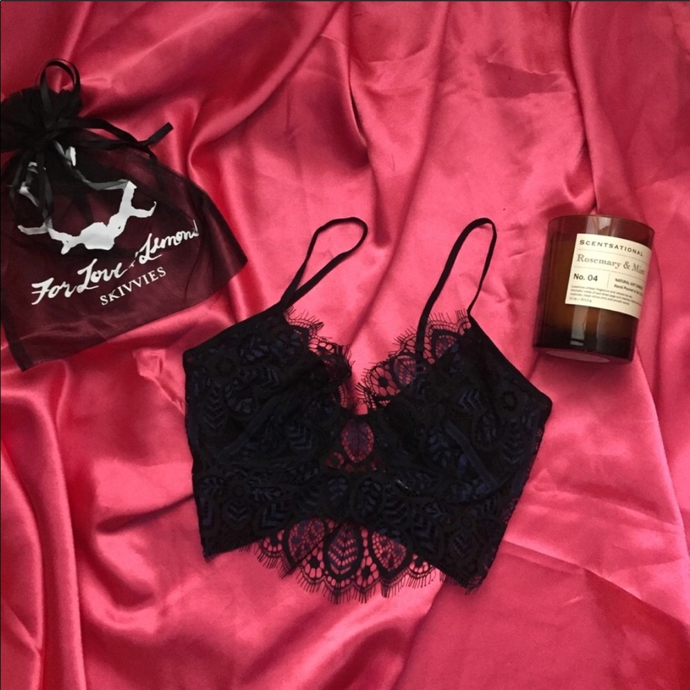 For love and lemons navy & black bra